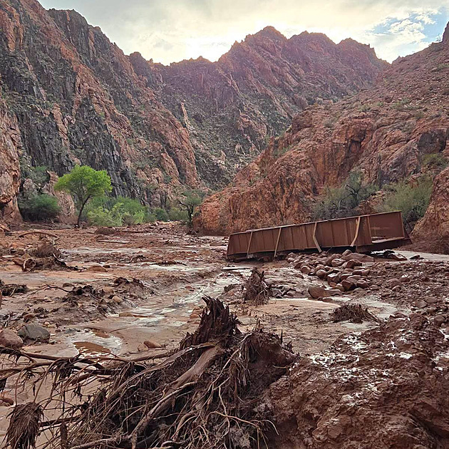 Povodeň překvapila turisty v národním parku Grand Canyon, pohřešuje se 15 lidí