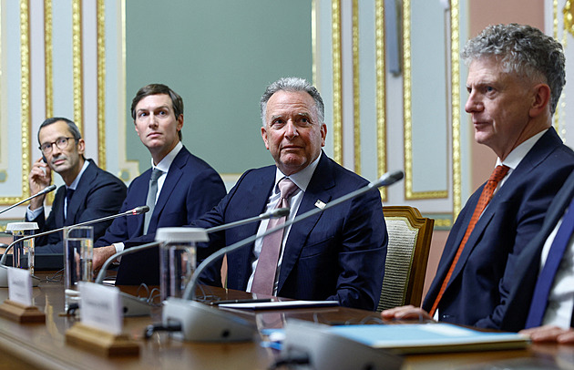 Neklame vás zločinec Putin? Ukrajinští novináři pálili do Kushnera s Witkoffem