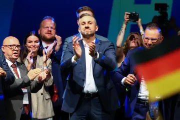 AfD drtivě vyhrála v Sasku-Anhaltsku. Německo se změnilo, nelze pokračovat jako dřív, uznal Merz