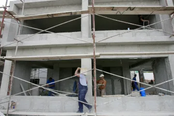 Zdlouhavé a netransparentní. S úplatky se setkalo třináct procent stavebníků