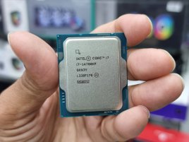 Pracovník americké celnice vybíral ze sestav Core, RAM a SSD, měnil je za horší