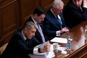 Poslanci se sejdou k druhému opozičnímu pokusu o vyslovení nedůvěry vládě