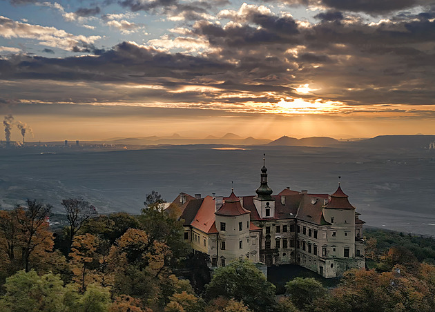 Nebe nad Krušnými horami. Na vítěze nejhezčí fotografie čeká originální cena