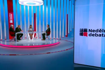 Stát dá 30 miliard na kapacity sociálních služeb, tvrdí Juchelka. Jurečka: Nebude to ani koruna