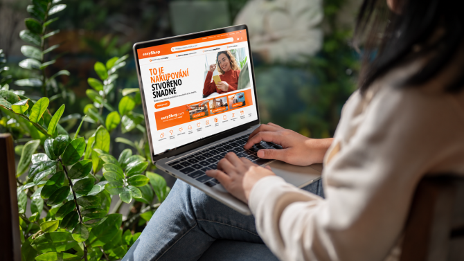 Zakladatel easyJetu spouští v Česku nové online tržiště. Allegro a Amazon tak mají velkého konkurenta