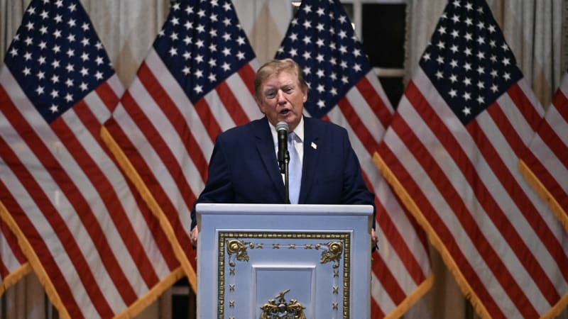 Trump bere zpátečku, zmrazil sankce proti Rusku. Neodolal Putinovu slibu
