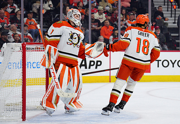 Anaheim přestřílel Philadelphii, k výhře přispěl i brankář Dostál