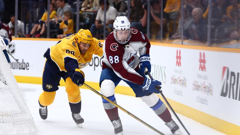 Nečas se zapletl do ostré potyčky, jeho Colorado pak utrpělo debakl v Nashvillu