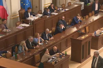 Sněmovna je rozhádaná, vztahy narušené a míří k další důležité schůzi